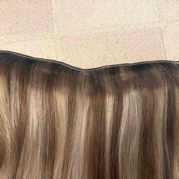 Wennalife Amazon Ash Brown Hair Extensions with Blonde Highlights. 20in 120g. - Picture 4 of 5
